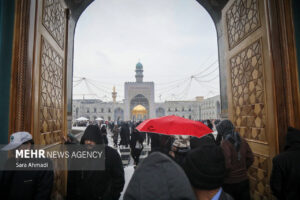 چهارشنبه زیارتی در حال و هوای بارانی حرم مطهر امام رضا(ع)
