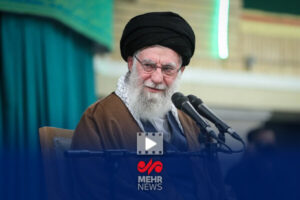 رهبر انقلاب: کشور در حال حرکت و پیشرفت است