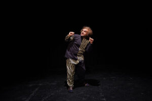 مخاطب می‌تواند همراه بازیگر خیال‌پردازی کند؛ روایتی از تنهایی و طغیان