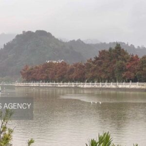 تصاویری زیبا از بارش باران پاییزی در لاهیجان