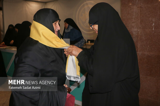 گردهمایی مادران و همسران شهدای قمی