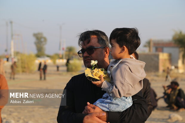 تشییع و تدفین پیکر شهید گمنام هشت سال دفاع مقدس در هشتبندی