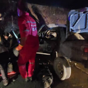 واژگونی پژو ۴۰۵ در مقابل مسکن ملی رودان؛ چهار نفر جان باختند