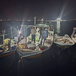 دو شناور غیرمجاز ترال در جاسک توقیف شد