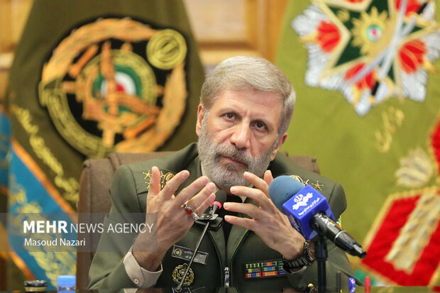 دیدار اعضای کمیسیون برنامه و بودجه و محاسبات مجلس شورای اسلامی با فرمانده کل ارتش