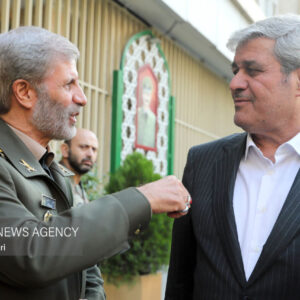 دیدار اعضای کمیسیون برنامه و بودجه و محاسبات با فرمانده کل ارتش