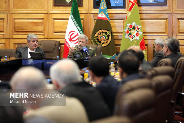 دیدار اعضای کمیسیون برنامه و بودجه و محاسبات مجلس شورای اسلامی با فرمانده کل ارتش