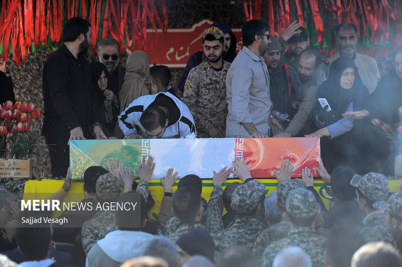 میزبانی آسمانی قومس؛ تشییع پیکر مطهر سه شهید گمنام در استان سمنان