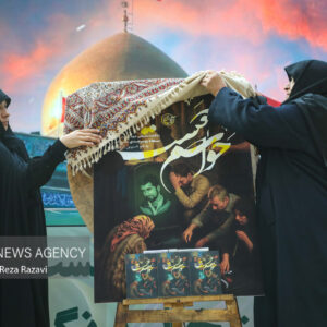 مراسم رونمایی از کتاب «حواسم هست»