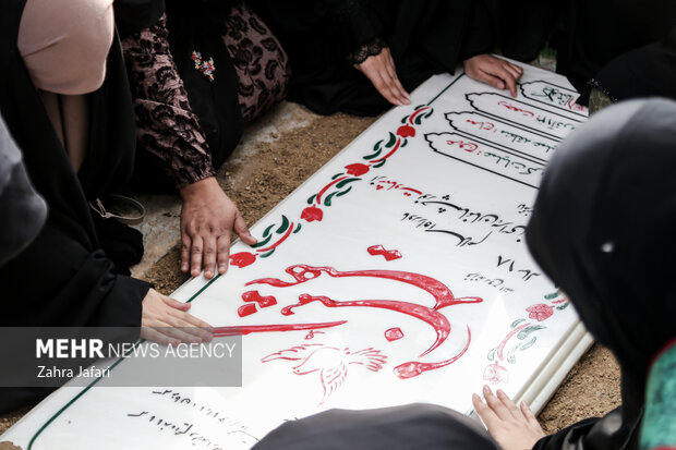 تشییع و تدفین شهید گمنام در دانشگاه فرهنگیان پردیس شهید بهشتی بندرعباس