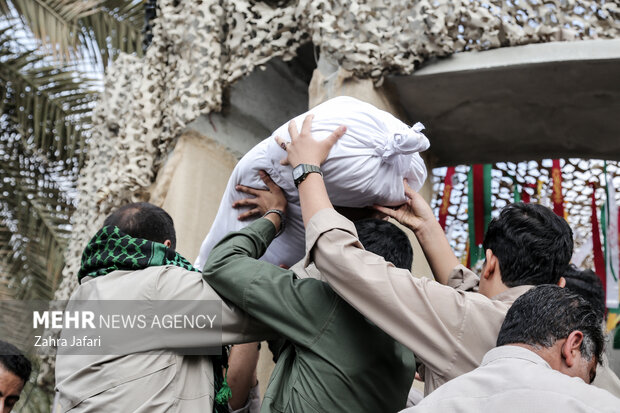 تشییع و تدفین شهید گمنام در دانشگاه فرهنگیان پردیس شهید بهشتی بندرعباس