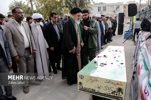 تشییع و تدفین شهید گمنام در دانشگاه فرهنگیان پردیس شهید بهشتی بندرعباس