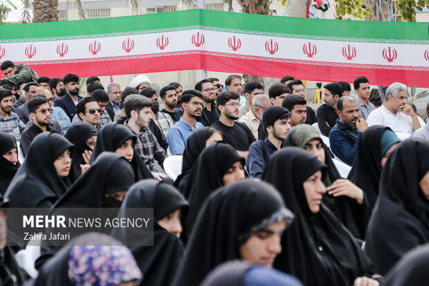 تشییع و تدفین شهید گمنام در دانشگاه فرهنگیان پردیس شهید بهشتی بندرعباس