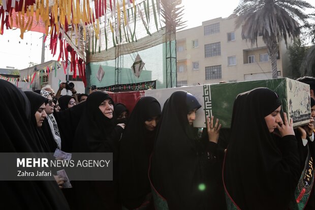 تشییع و تدفین شهید گمنام در دانشگاه فرهنگیان پردیس شهید بهشتی بندرعباس