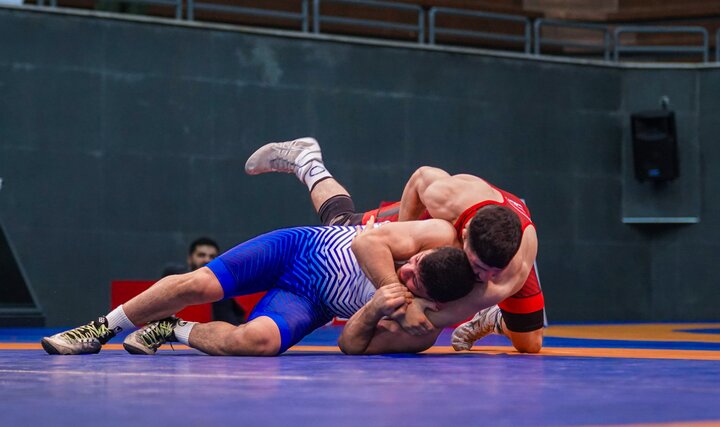 استقلال قم قهرمان لیگ کشتی فرنگی شد