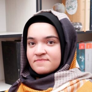 فاطمه عارف‌نژاد به اتاق ویژه‌ای در بخش منتقل شده؛ التماس دعا داریم