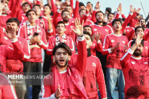 لیگ برتر فوتبال - تراکتور و استقلال خوزستان