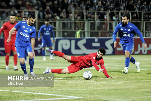 لیگ برتر فوتبال - تراکتور و استقلال خوزستان