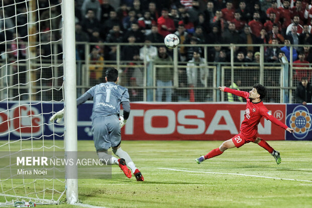 لیگ برتر فوتبال - تراکتور و استقلال خوزستان