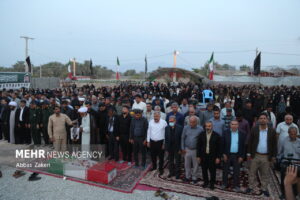 تدفین پیکر شهید گمنام هشت سال دفاع مقدس در روستای کرمون بندرعباس