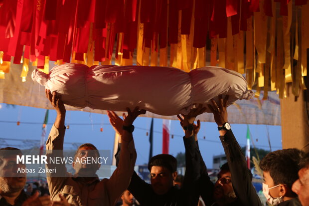 تشییع و تدفین پیکر شهید گمنام هشت سال دفاع مقدس در کرمون