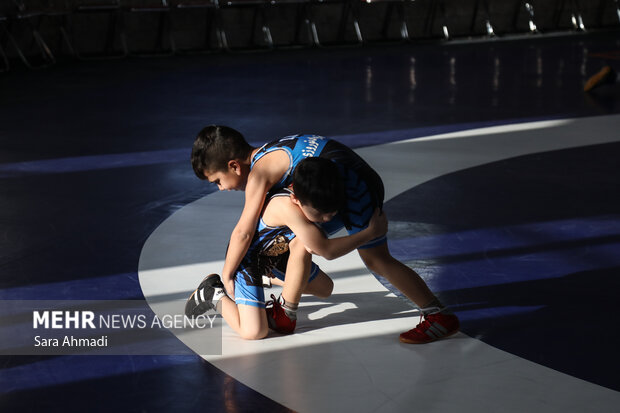 افتتاح خانه کشتی و ورزشگاه  در شاندیز و طرقبه