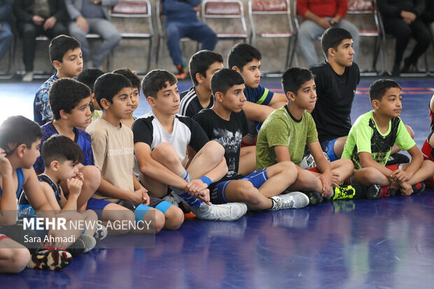 افتتاح خانه کشتی و ورزشگاه  در شاندیز و طرقبه