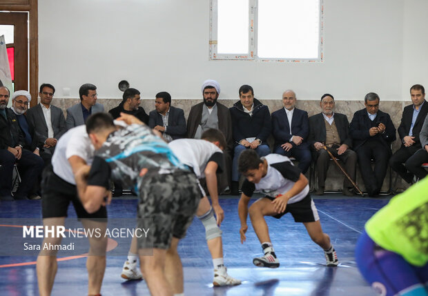 افتتاح خانه کشتی و ورزشگاه  در شاندیز و طرقبه