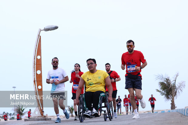 مسابقه دوی ماراتن پنج هزار نفری کیش