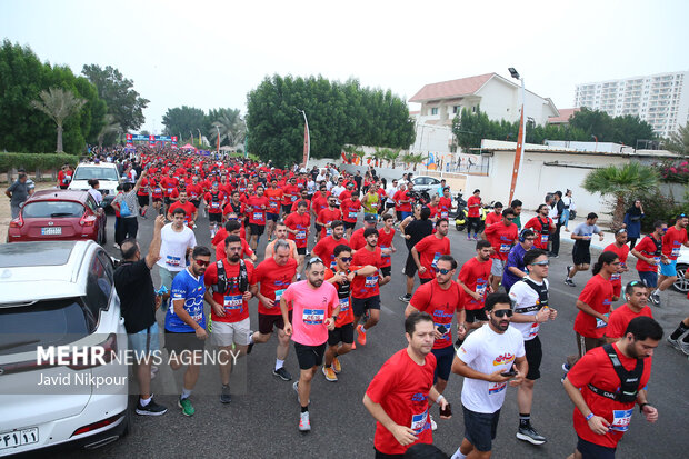 مسابقه دوی ماراتن پنج هزار نفری کیش