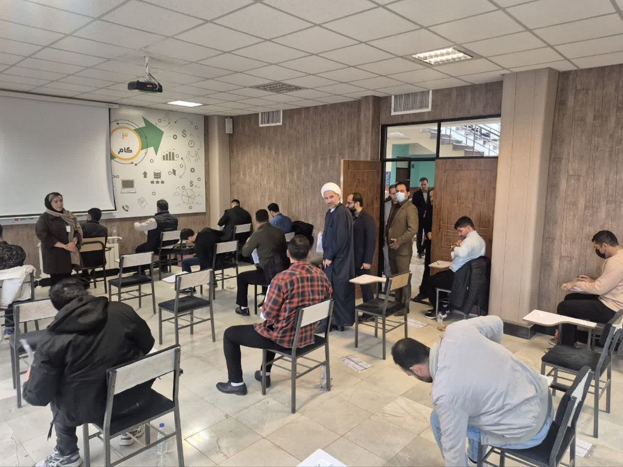 آزمون استخدامی قوه قضاییه ویژه محاکم صلح کردستان برگزار شد