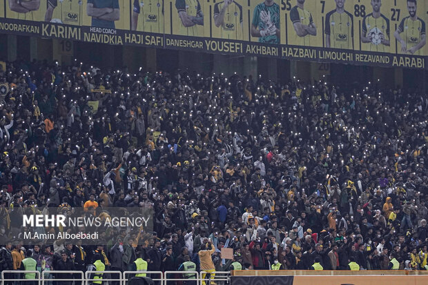 لیگ برتر فوتبال ؛ سپاهان و فجر سپاسی