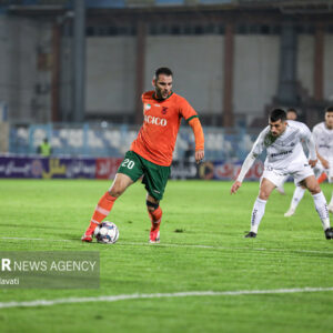 یک اخراج در نیمه اول بدون گل مس و فولاد