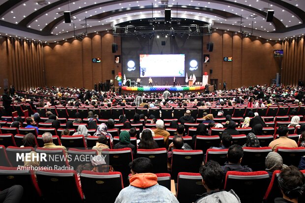 جشن لبخند در بیرجند