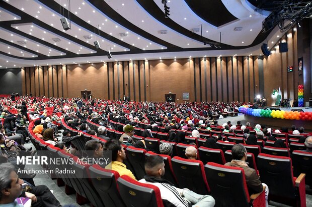 جشن لبخند در بیرجند