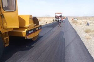 روکش آسفالت محورهای نایین با اعتباری ۷۰۰ میلیاردی اجرا شد