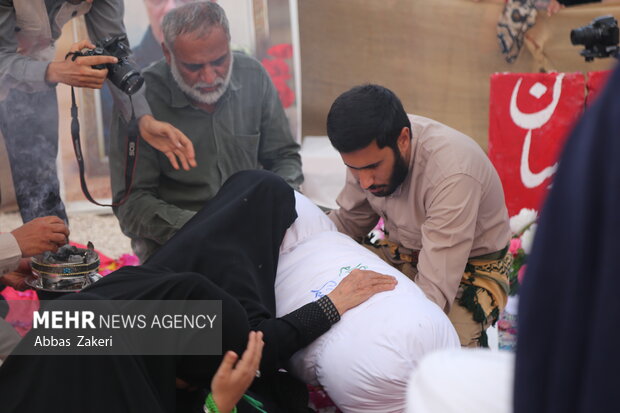 تدفین شهید گمنام درپارسیان