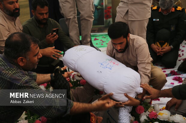 تدفین شهید گمنام درپارسیان