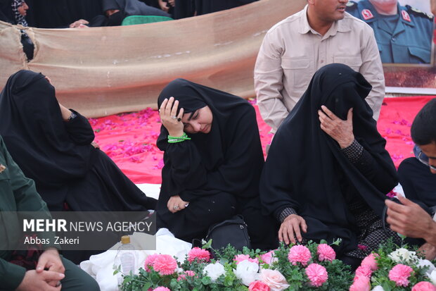 تدفین شهید گمنام درپارسیان