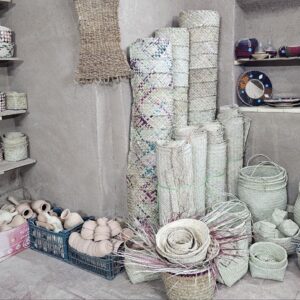 خلاقیت هنرمندان بافقی به کمک حصیربافی آمد