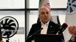 کامیون‌های ایرانی به‌دلیل استاندارد پایین اجازه خروج از مرز را ندارند