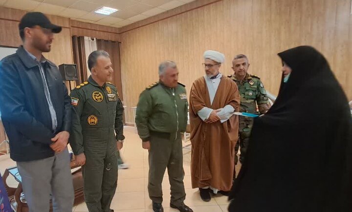 تکریم مادران و همسران شهدا وجانبازان دفاع مقدس درپایگاه چهارم هوانیروز