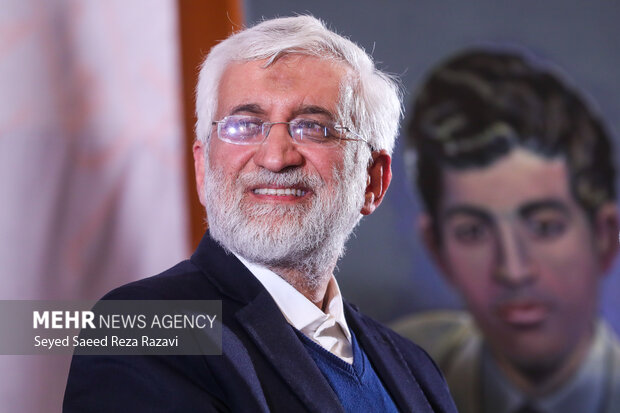 جلیلی: گفتگوی مستقیم با دانشجویان نگاه‌ها را به هم نزدیک می‌کند