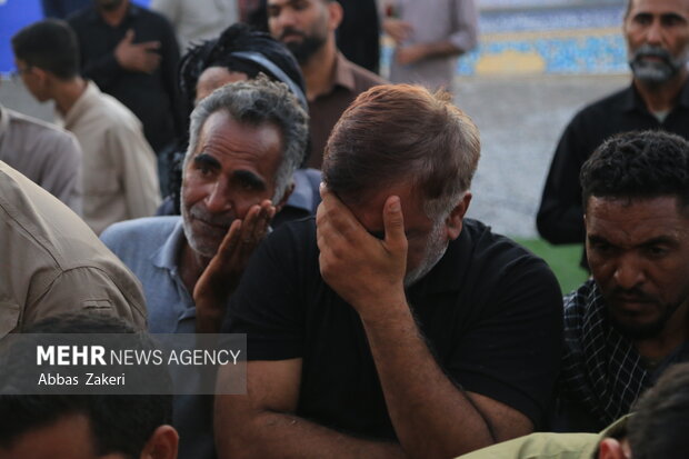 تشییع و خاکسپاری پیکر مطهر شهید گمنام در روستای گرده صفر باقری بندرعباس