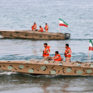 نجات ۶ گردشگر توسط مرزبانان بندرعباسی