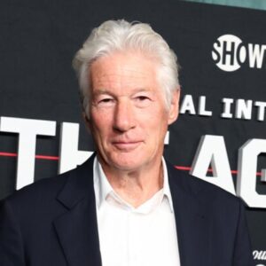 ریچارد گر معتقد است مستند دالایی لاما کیفیت درمانی دارد