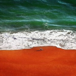 جلوه‌ای زیبا از باران در جزیره هرمز