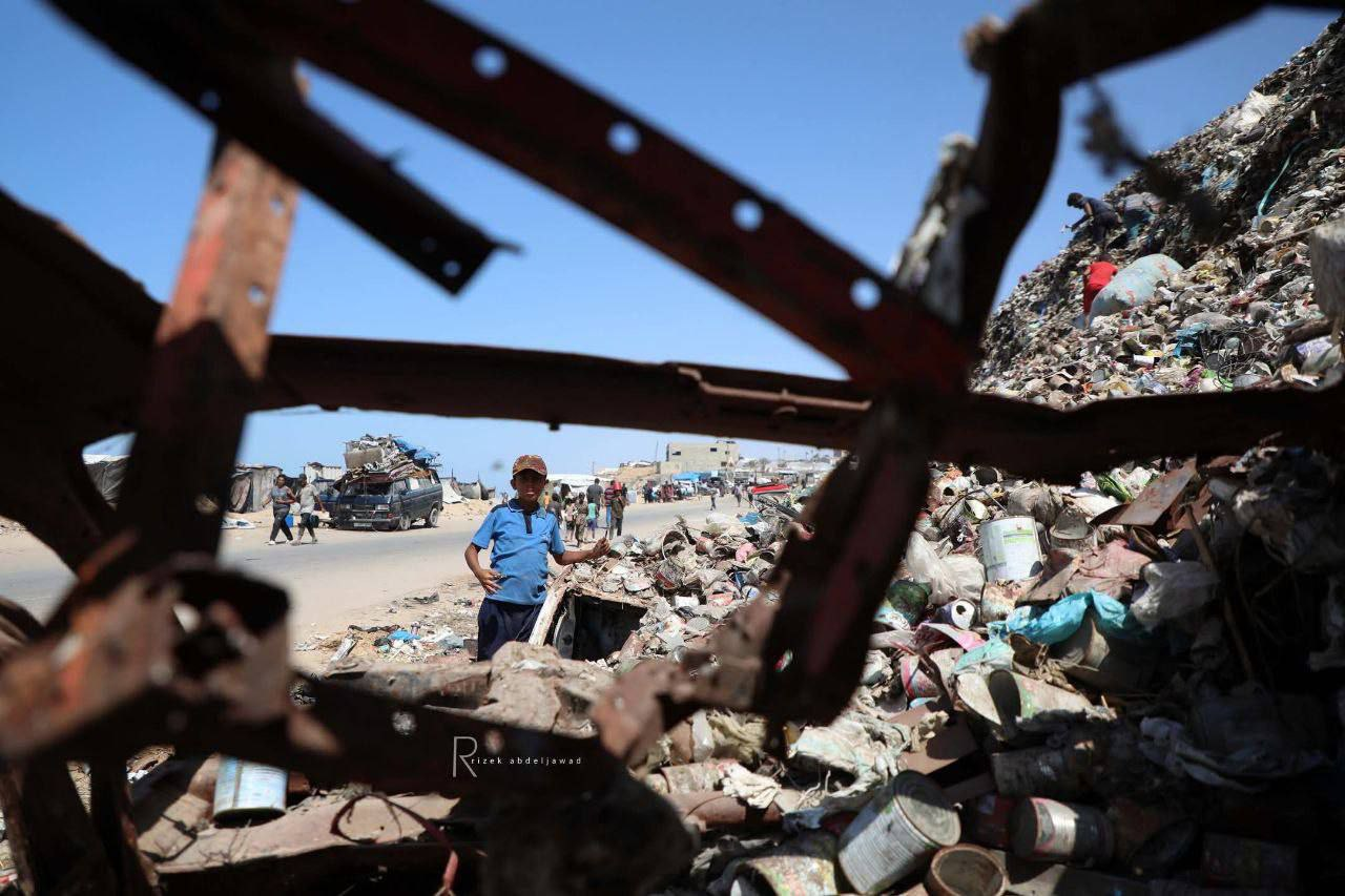 فاجعه زیستمحیطی در غزه و انباشت حجم عظیمی از زباله+ تصاویر