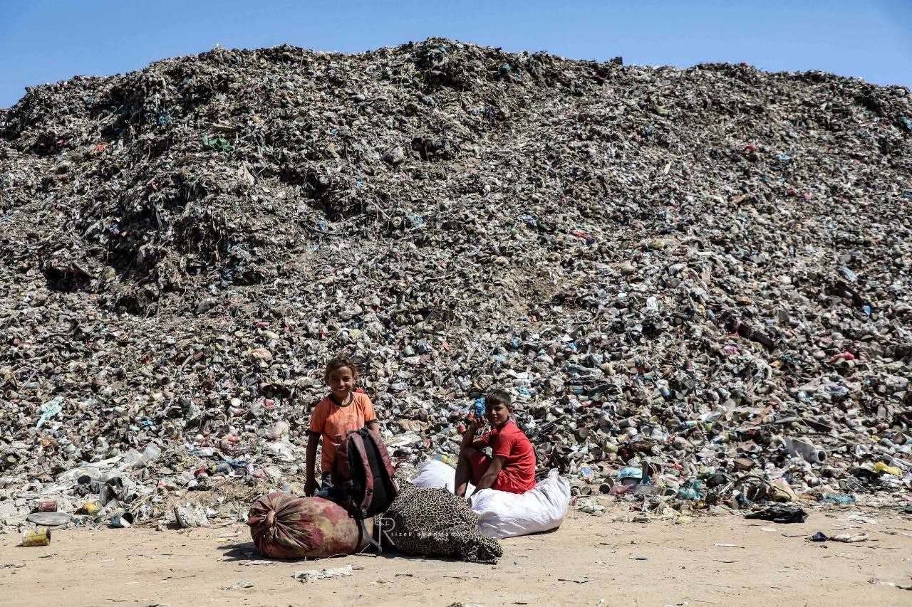 فاجعه زیستمحیطی در غزه و انباشت حجم عظیمی از زباله+ تصاویر