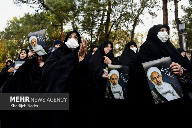 تشییع و خاکسپاری  پیکر مطهر آیت‌الله عبداللهی در اصفهان